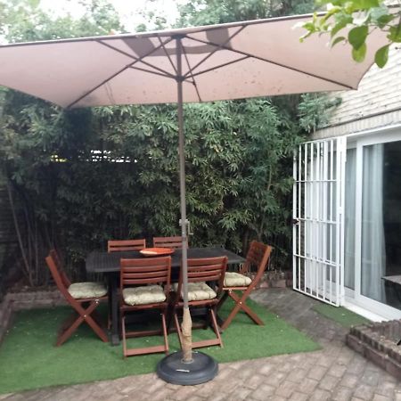 Dormir Entre Limones, Casa De Invitados En Vivienda Familiar Dos Hermanas Kültér fotó